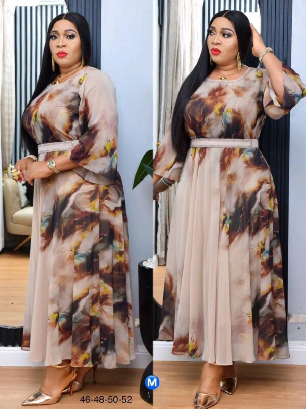 Beautiful luxury 2piece available in size 44/50.