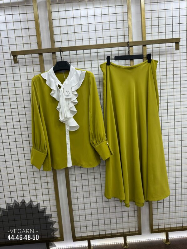 Quality stock ladies 2piece available in all sizes.